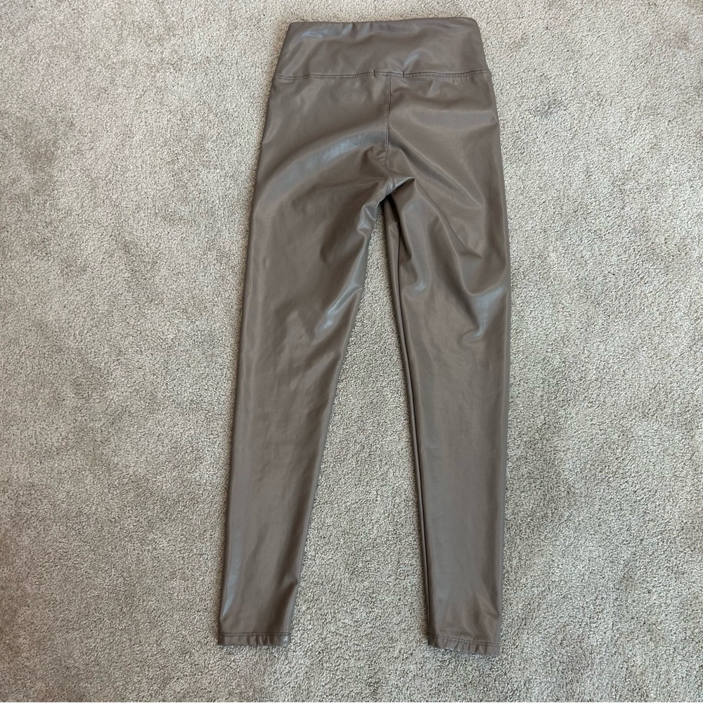 FOREVER 21 Women's Taupe Faux Leather High-Rise Leggings pleather vegan Sz M - Picture 4 of 11